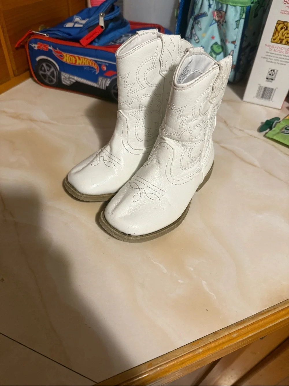 Kids White Western Cowboy Boots - Classic Stitch Detail